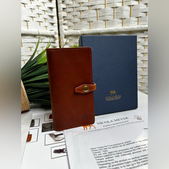 Nicola Meyer Geniune Shell CORDOVAN Vegetable Tanned Leather Iphone 13Pro Case - Picture 4 of 6